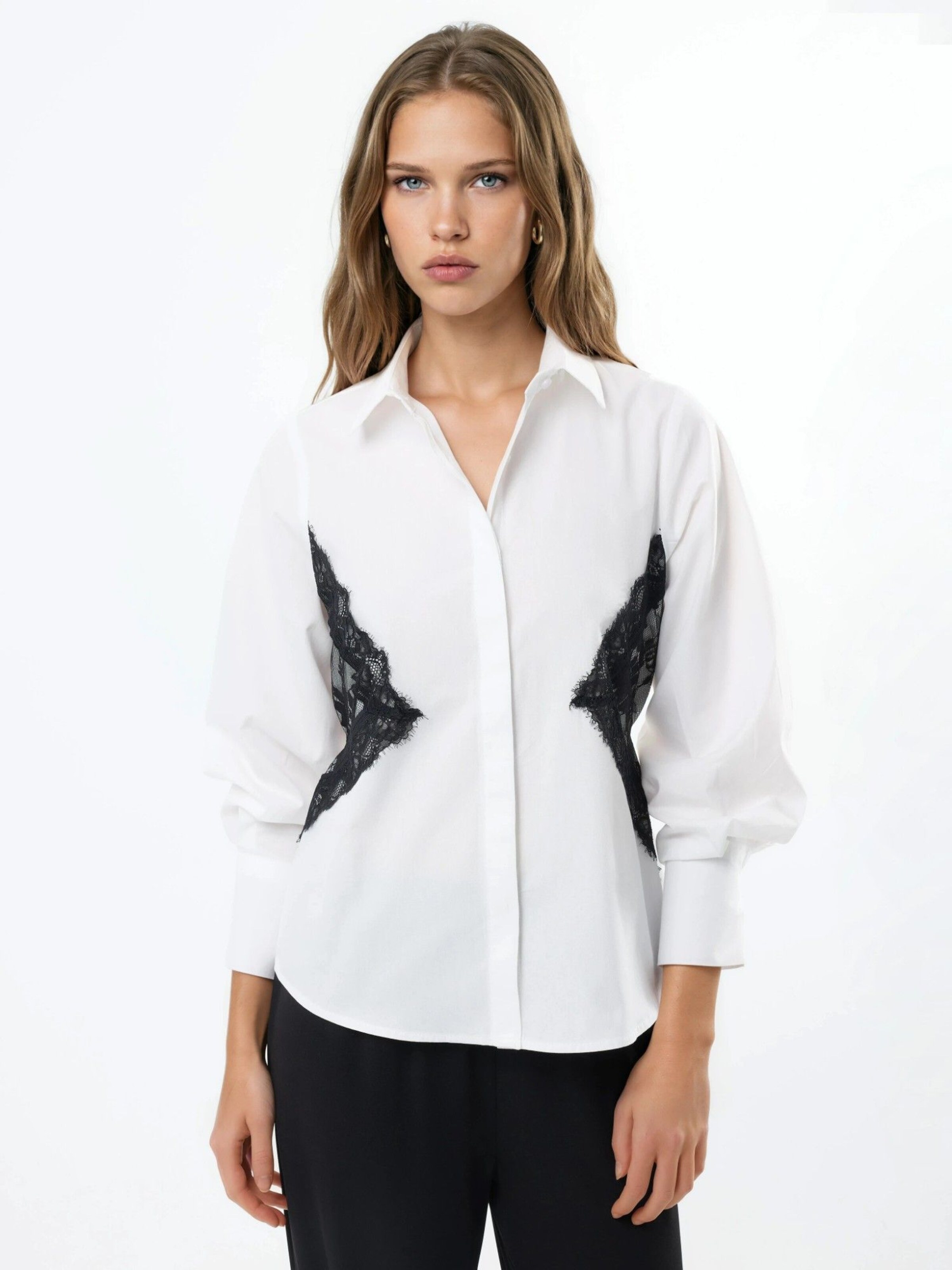 Qu Style Shirt in White: front