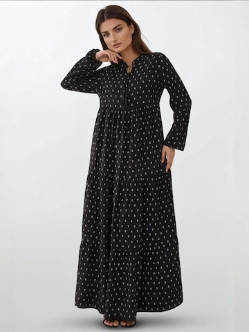 Hiccup - Vestidos camiseiros em preto: frente