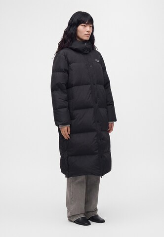 Karl Lagerfeld Talvemantel 'ESSENTIAL', värv must