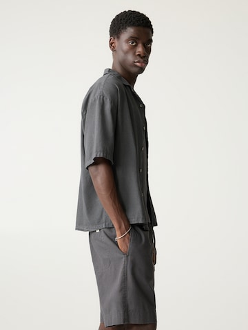 Pull&Bear Comfort fit Button Up Shirt in Grey