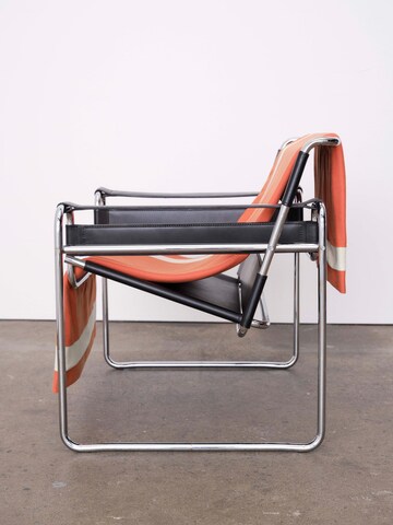 Marc O'Polo Blankets 'Statement' in Red