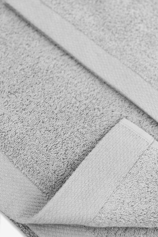 Leonique Towel in Grey