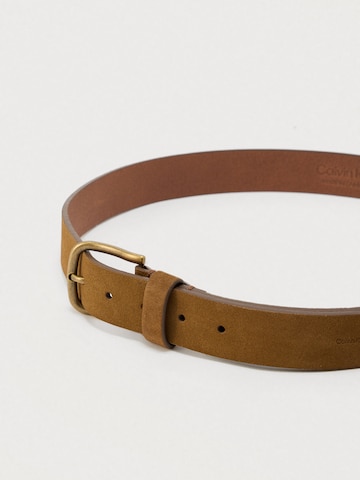 Calvin Klein Pasek w kolorze brązowy