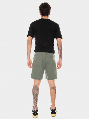 Baggy Pantaloni 'Newel Short Dollar Green' di Carhartt WIP in verde
