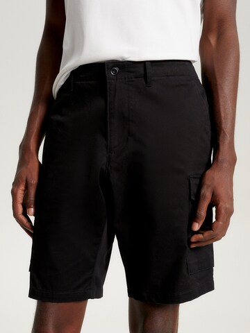 TOMMY HILFIGER Regular Cargo Pants '1985 Collection' in Black: front