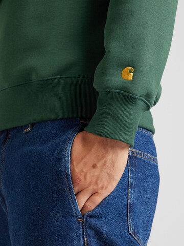 Carhartt WIP Sweatshirt 'Chase' in Green