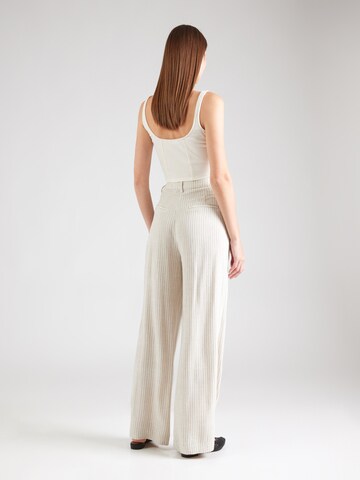 Loosefit Pantaloni con pieghe 'Tyler' di Lollys Laundry in beige