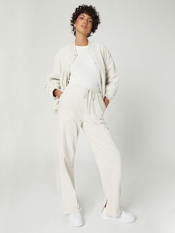 Loosefit Pantaloni 'HANNA' di A LOT LESS in bianco