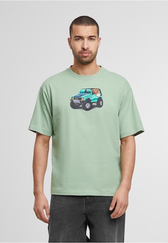 MARKET T-Shirt '4x4 Bear' in Grün: Vorderseite