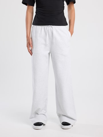 America Today Wide leg Broek in Grijs: voorkant