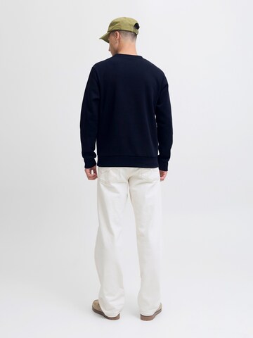 JACK & JONES Sweatshirt 'JJMAKOTO' i blå