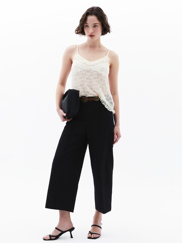 OXXO Loose fit Pleated Pants in Black: front