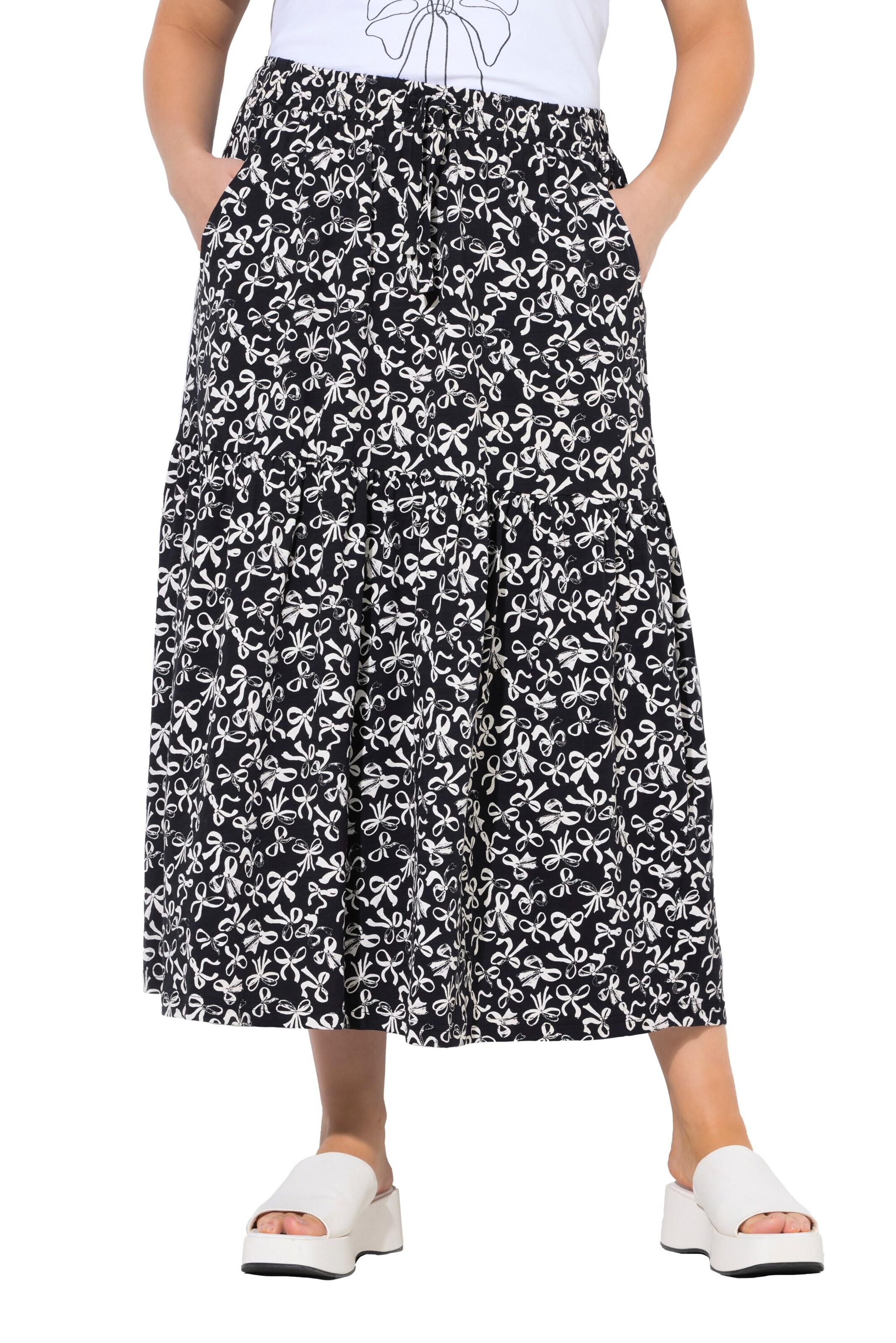 Ulla Popken Rock in Schwarz: Vorderseite