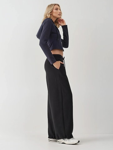 Hiccup - Folgado Calças em preto