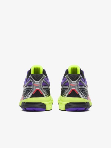 saucony Sneakers in Lila