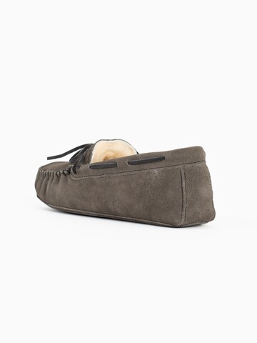 Minnetonka Mocassins in Grijs