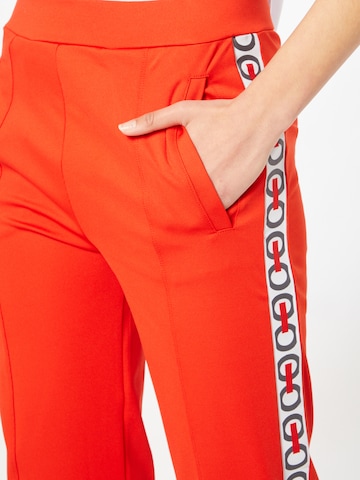 LOOKS by Wolfgang Joop - regular Pantalón en rojo