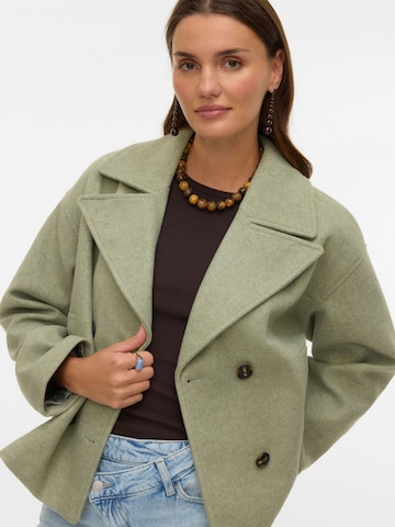 Veste mi-saison 'VMVinceline' VERO MODA en vert : devant