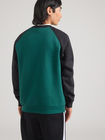 ADIDAS ORIGINALS Sweatshirt 'Chest Stripes Crewneck' in Groen