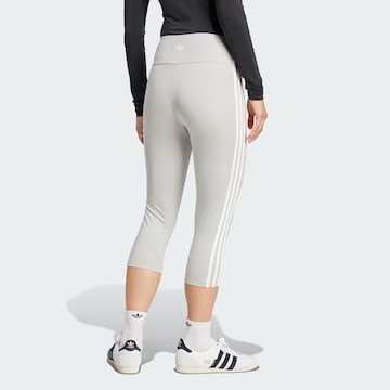 ADIDAS ORIGINALS Skinny Leggings 'Capri' in Grau