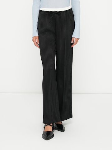 Regular Pantaloni 'NMDALLAS' de la Noisy may pe negru: față