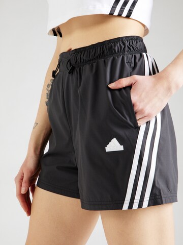 ADIDAS SPORTSWEAR Loosefit Sportovní kalhoty 'Future Icons 3S' – černá