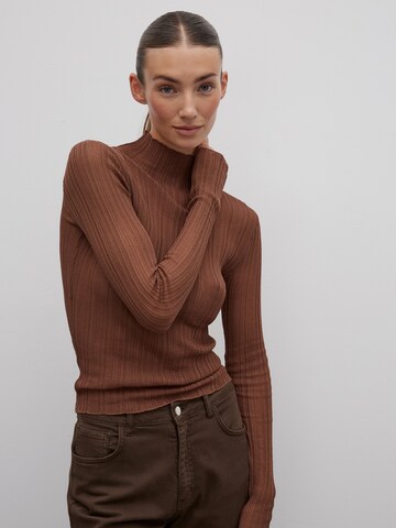 RÆRE by Lorena Rae Shirt 'Fatou' in Brown: front