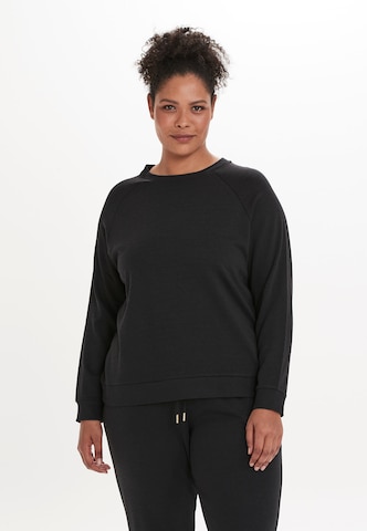 Q by Endurance Sweatshirt in Black: front