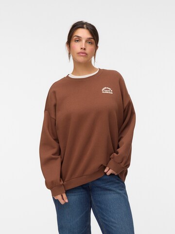 Sweat-shirt 'VMCAdine' Vero Moda Curve en marron