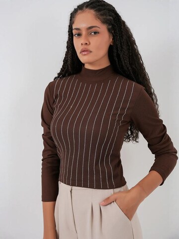 Bigdart Shirt body in Bruin: voorkant