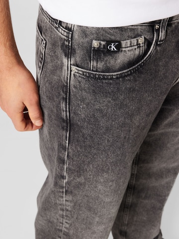 Loosefit Jeans de la Calvin Klein Jeans pe gri