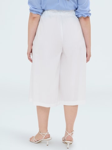 Wide leg Pantaloni di Fiorella Rubino in bianco