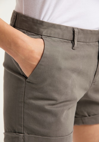 DreiMaster Vintage Slim fit Trousers in Grey