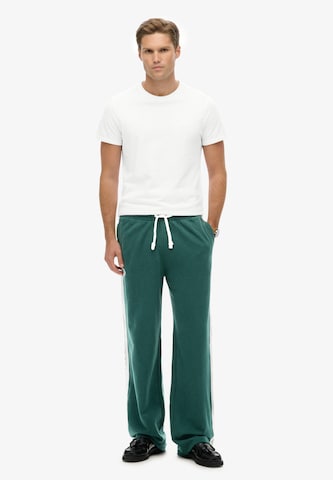 Loosefit Pantalon 'Athletic Fives' Superdry & Co en vert