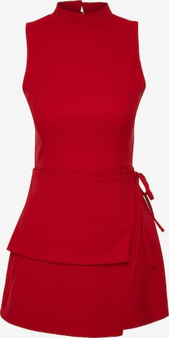 Trendyol Haalari värissä punainen: etupuoli