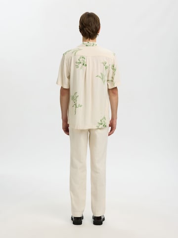 Coupe regular Chemise SELECTED en beige