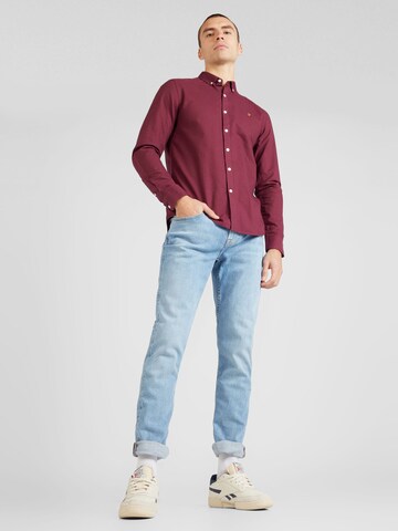 FARAH - Ajuste estrecho Camisa 'BREWER' en rojo