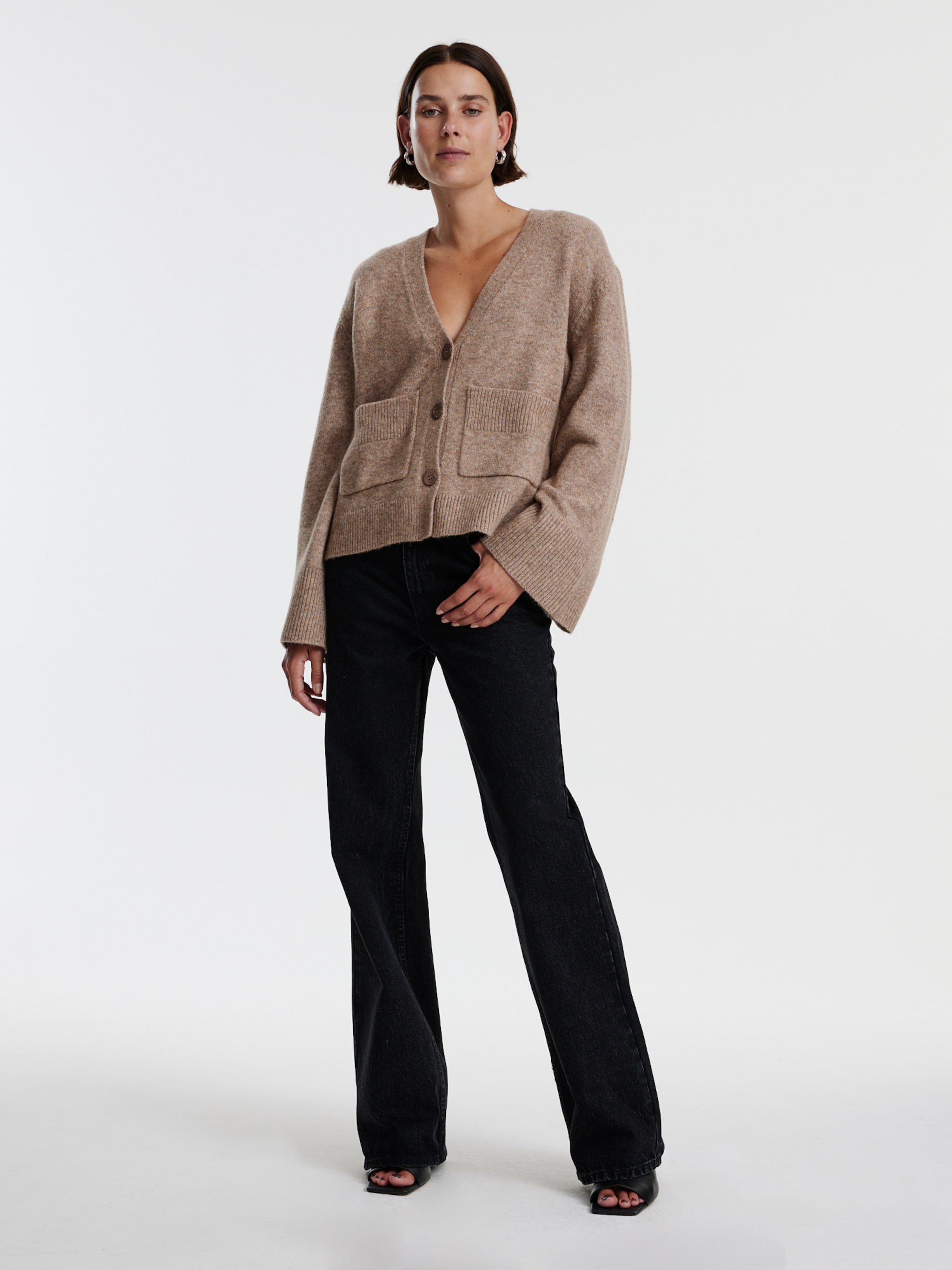 EDITED Produkte Strickjacke 'Carmi' taupe