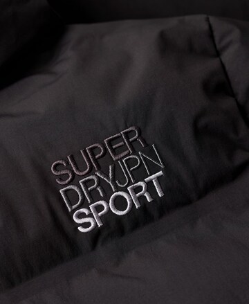 Superdry Winterjacke in Schwarz