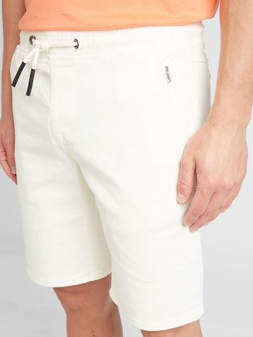 BLEND Regular Shorts in Weiß