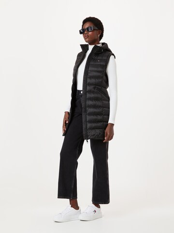 TOMMY HILFIGER Kamizelka w kolorze czarny