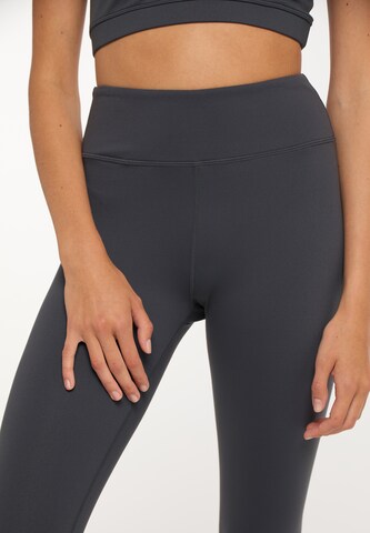 IZIA Skinny Leggingsit värissä harmaa