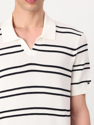 TOMMY HILFIGER Футболка в Белый
