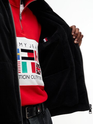 Tommy Jeans Tussenjas in Zwart