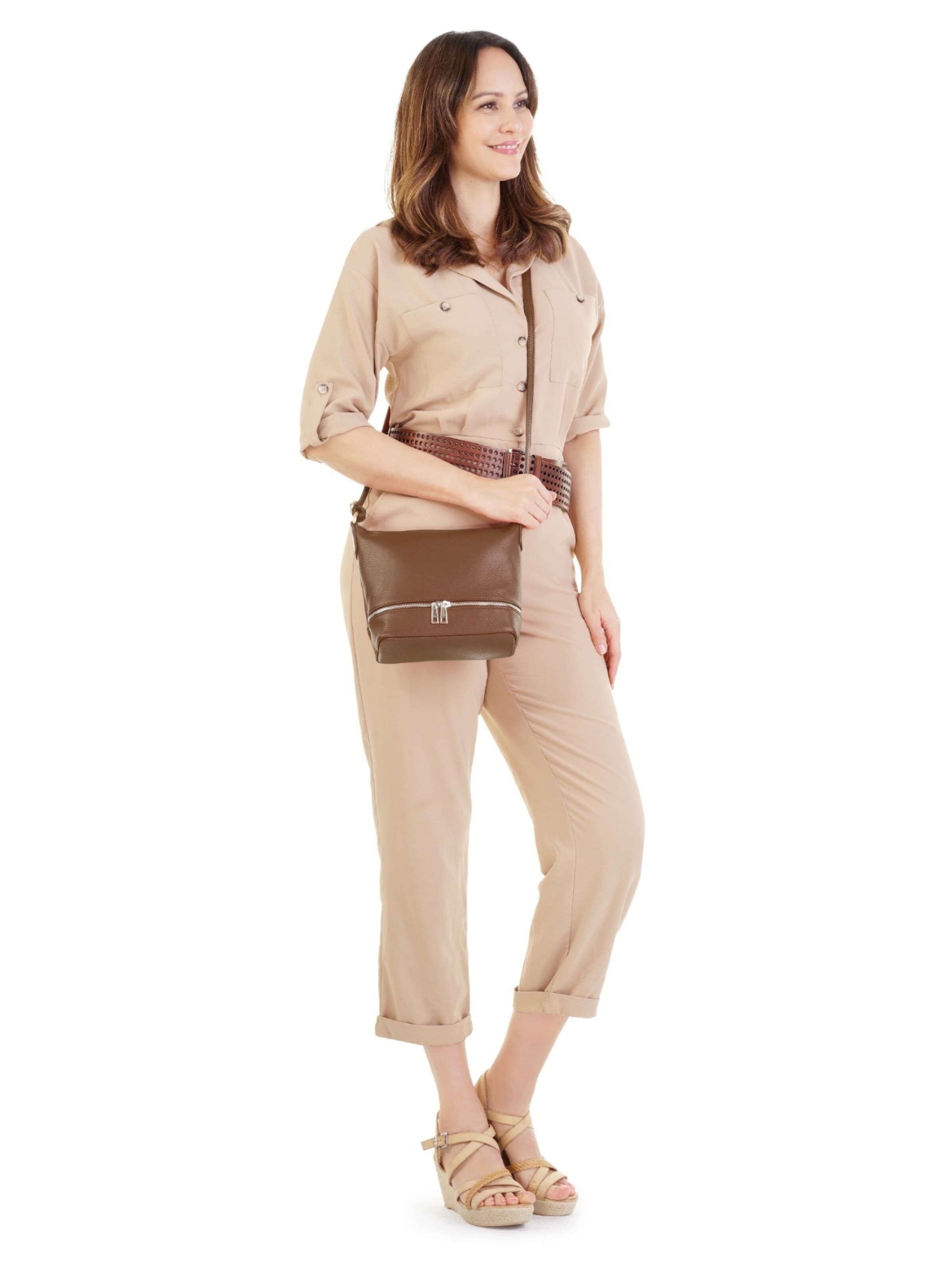 Cluty Crossbody Bag in Brown: front