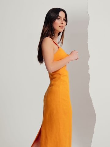 A LOT LESS Платье 'Heidi' в Оранжевый