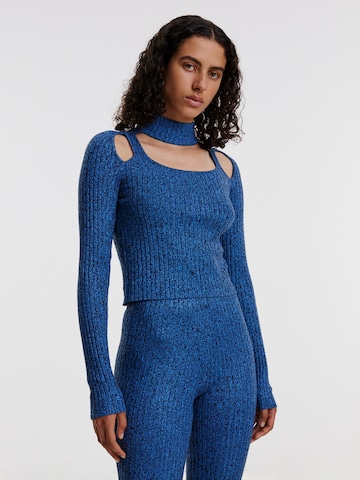 EDITED Пуловер 'Xia' в синьо: отпред