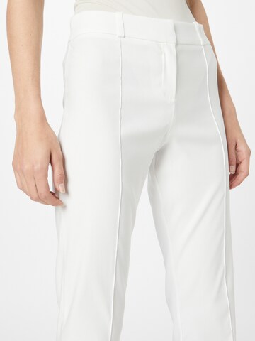 NLY by Nelly Rozkloszowany krój Spodnie w kolorze biały