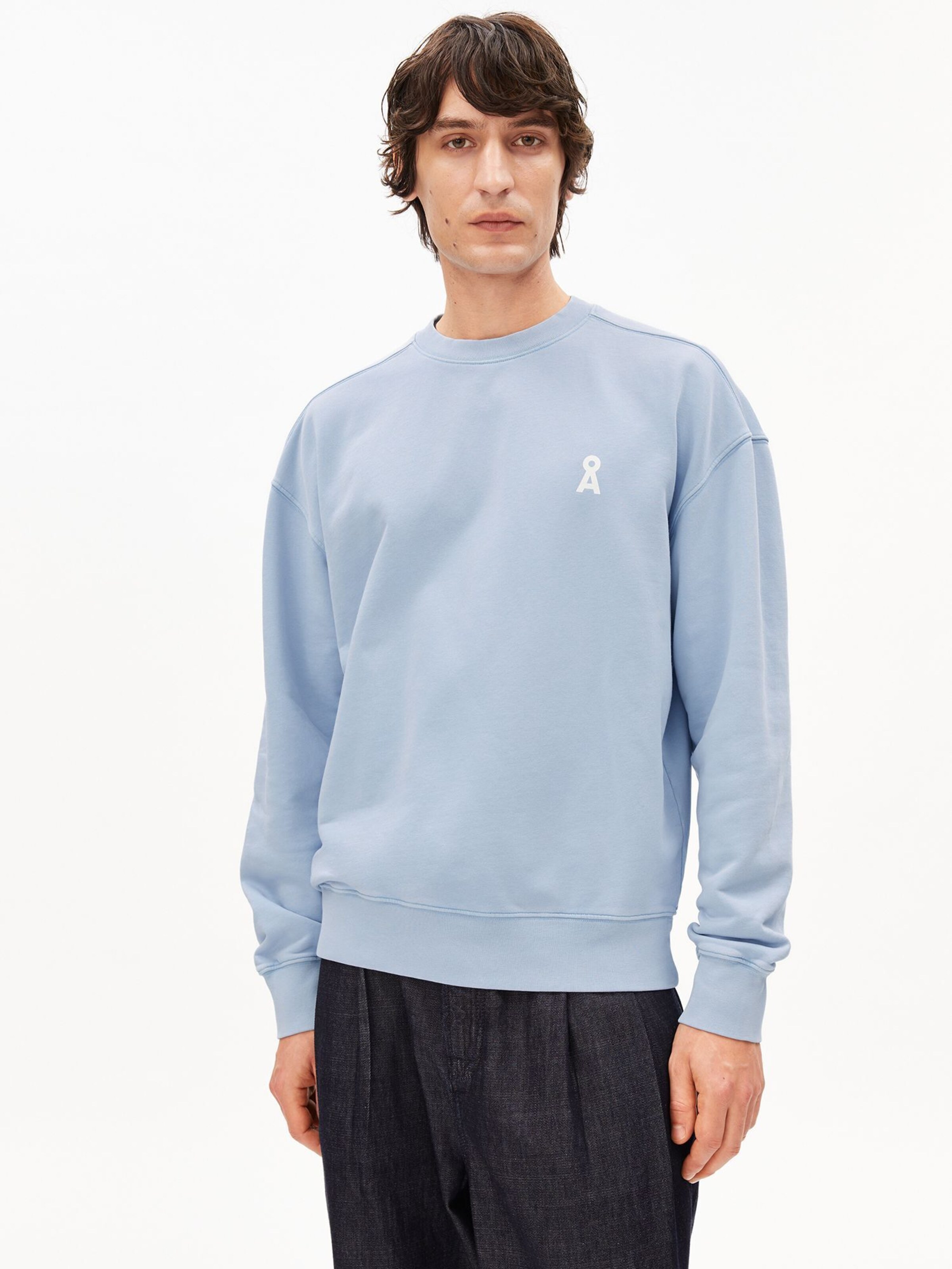 ARMEDANGELS Sweatshirt in Blauw: voorkant