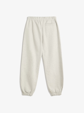 Tapered Pantaloni di Bershka in grigio